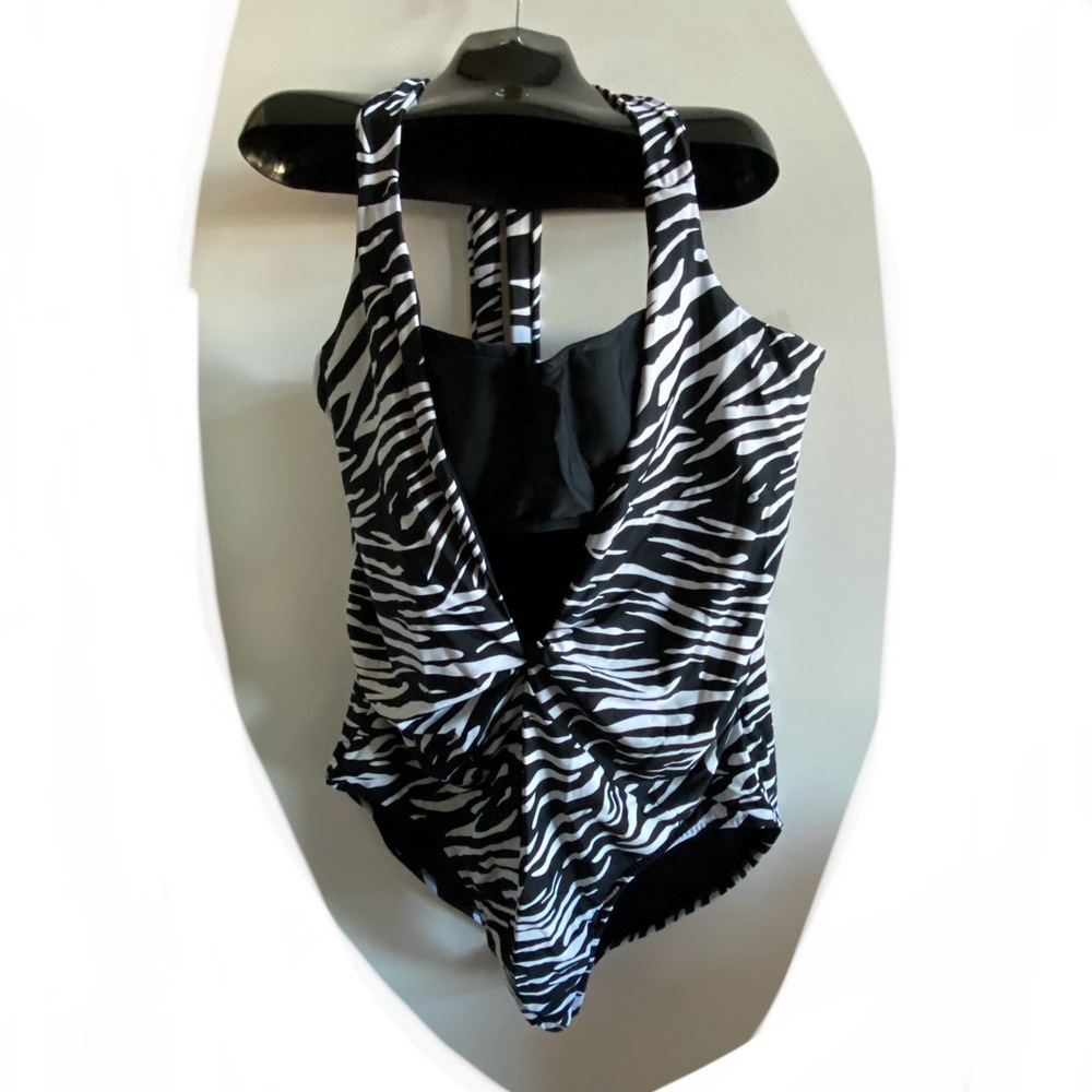 Torrid Sexy Black & White Zebra Print Swimsuit, 4X